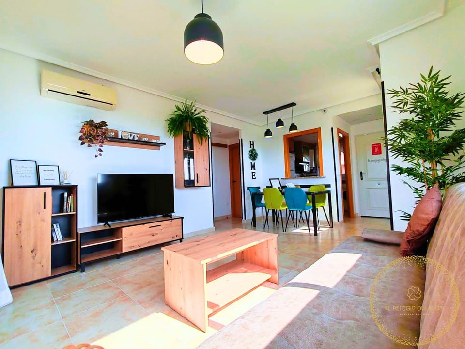 TV and multimedia, Living room, Seating area, internet, air conditioner