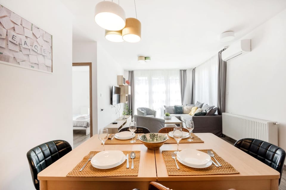 Living room, Dining area, air conditioner