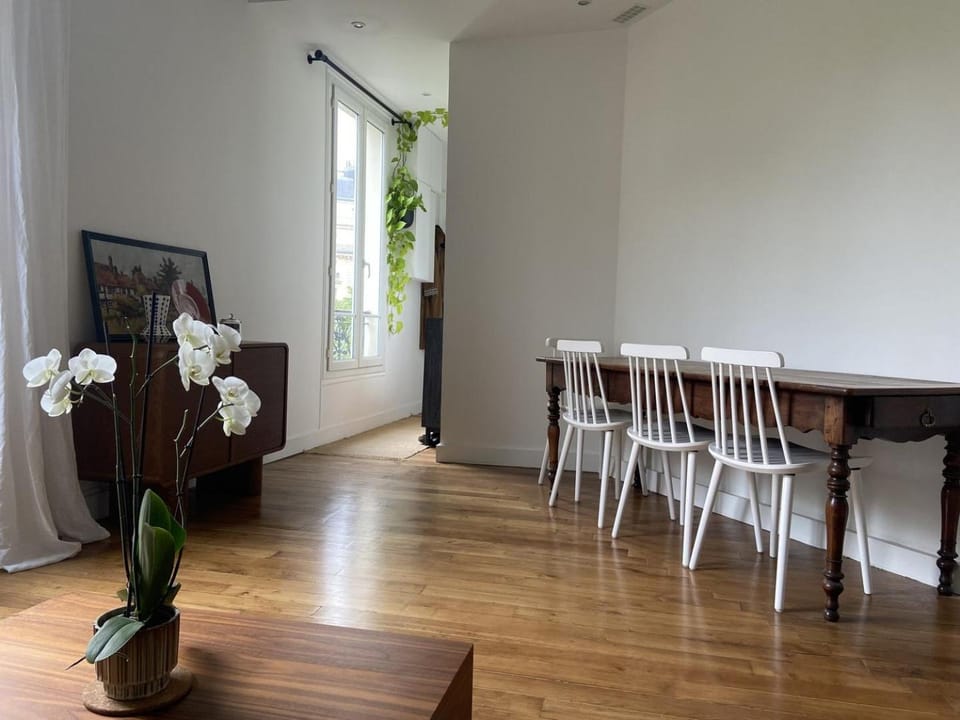 Paris République City Center Apartment in Paris