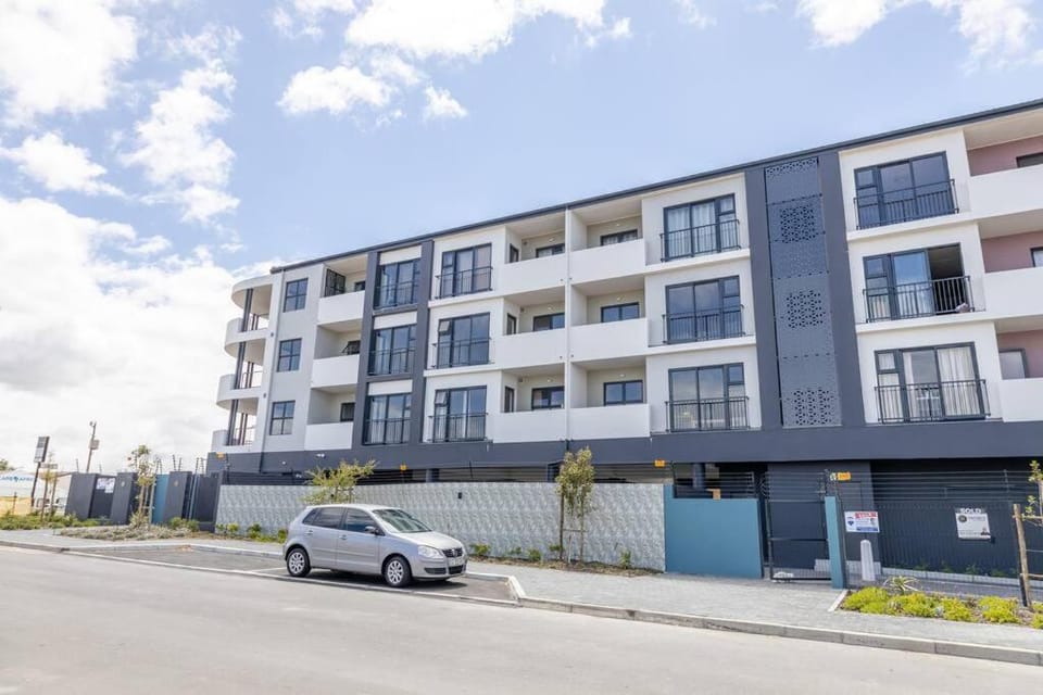 Property building, Neighbourhood