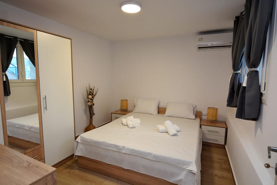 Bed, Photo of the whole room, Bedroom, towels, wardrobe, air conditioner