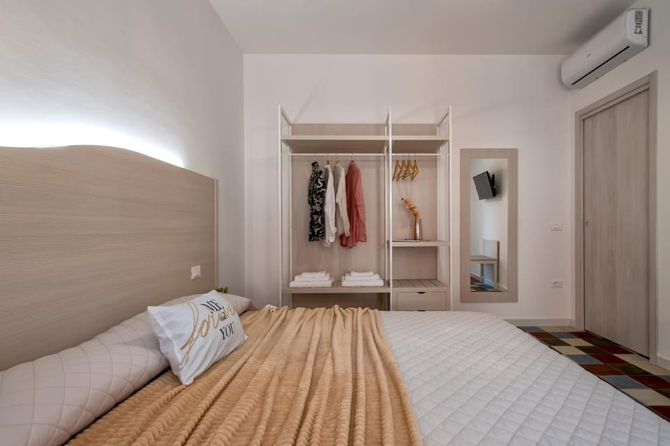 Bed, Photo of the whole room, Bedroom, towels, wardrobe, air conditioner