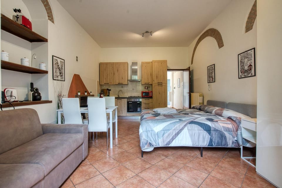 DiegHouse - Monolocale con cortile in corte lombarda vicino al Centro Apartment in Monza