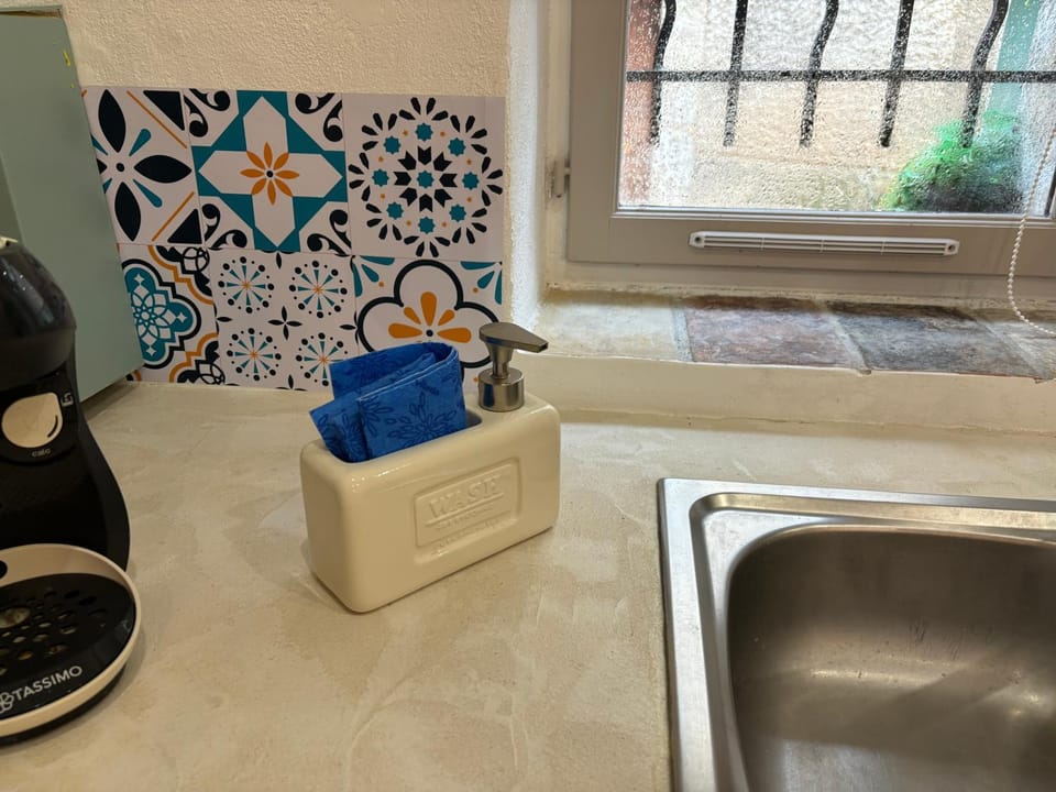 Kitchen or kitchenette, Decorative detail