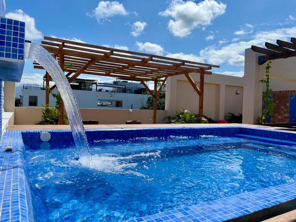 Property building, Day, BBQ facilities, Dining area, City view, Pool view, Area and facilities, Swimming pool, sunbed