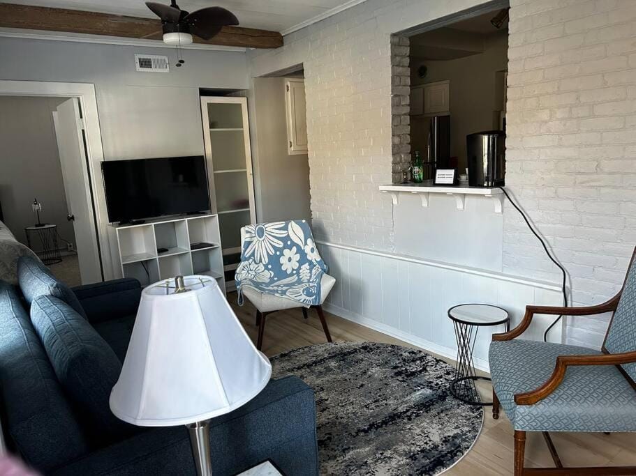 Walk To Goodspeed Opera House from this quaint 2 BDRM APT Apartment in Connecticut