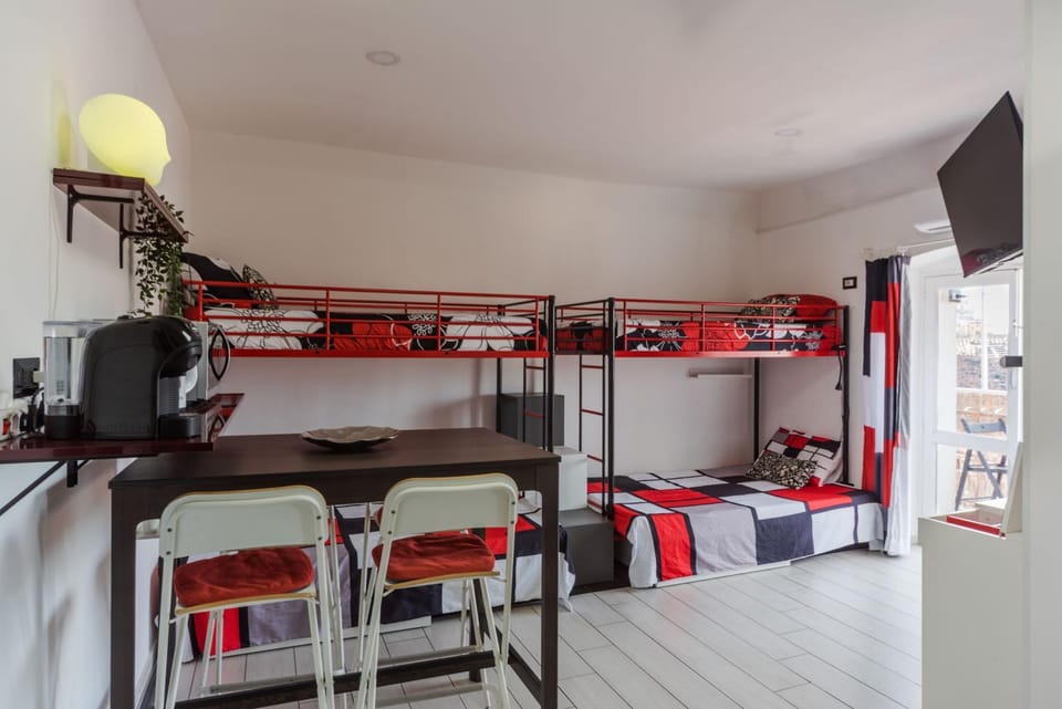 Kitchen or kitchenette, Seating area, Dining area, bunk bed
