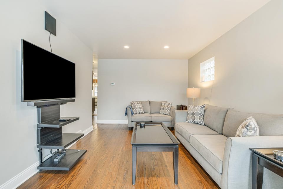 Chicago Home in Quiet Area w/ Fenced-In Backyard House in Calumet Park