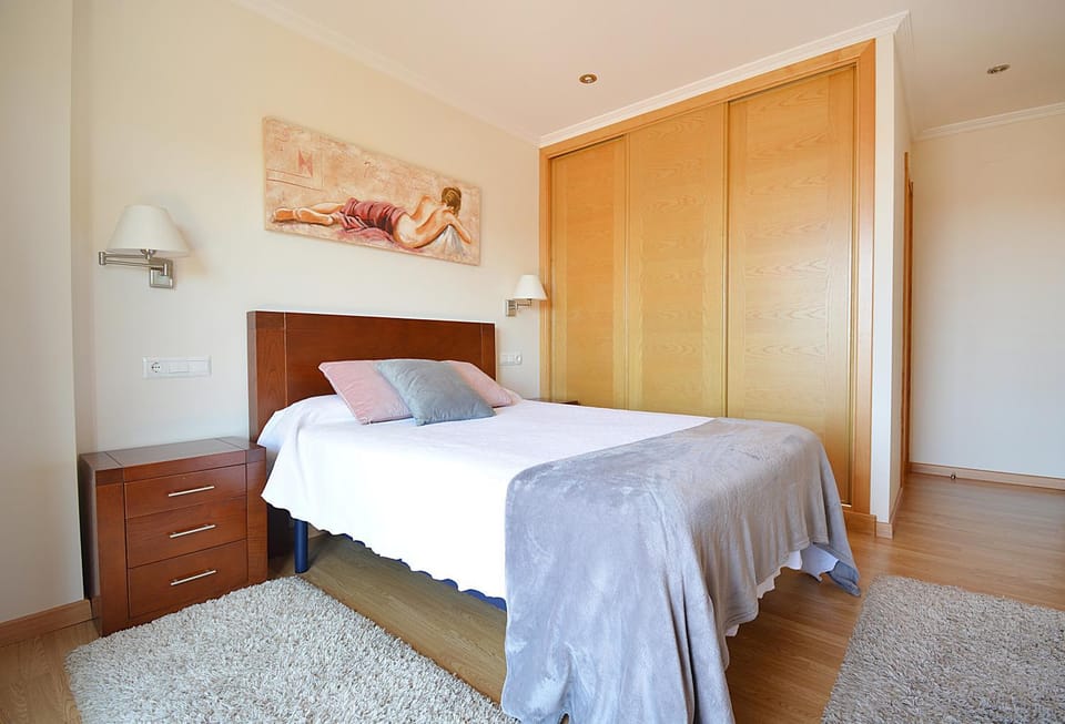 Bed, Photo of the whole room, Bedroom, wardrobe