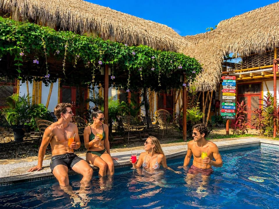 Guests, Area and facilities, Swimming pool