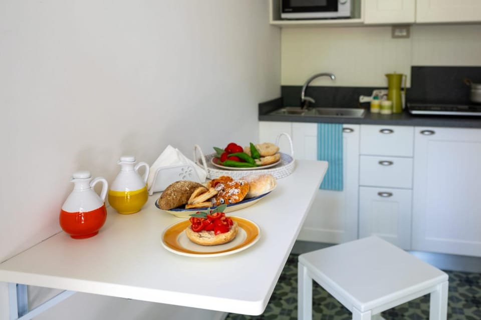 Dining area, Food, Breakfast, stove