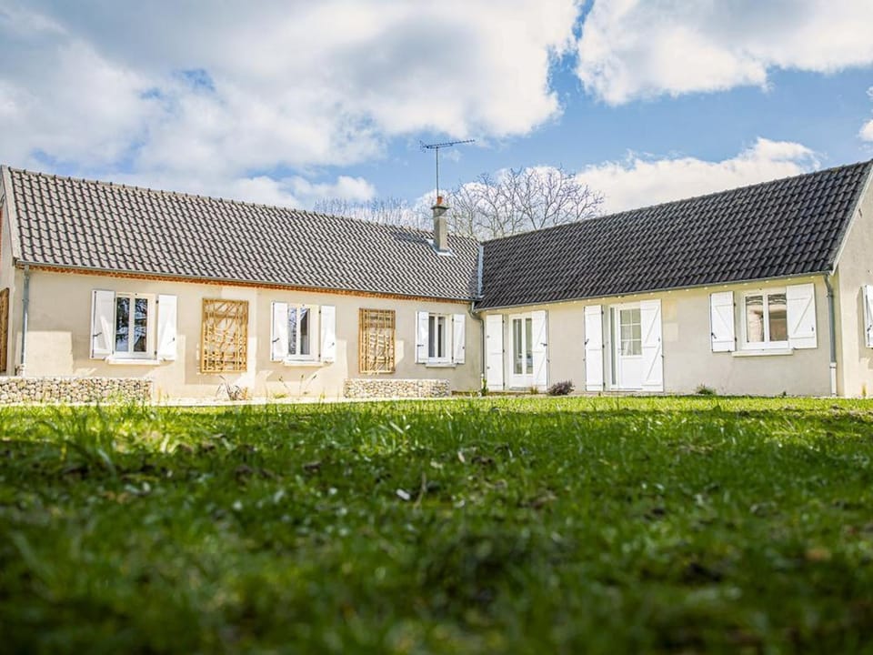 Gîte charmant avec spa et terrasse au cœur des vignobles - FR-1-489-513 House in Auvergne-Rhône-Alpes