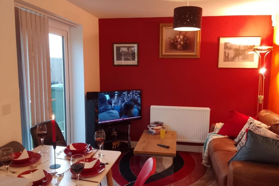 Apartment Sleeps 10 - Pets Parking Ev Charging Apartment in Walsall