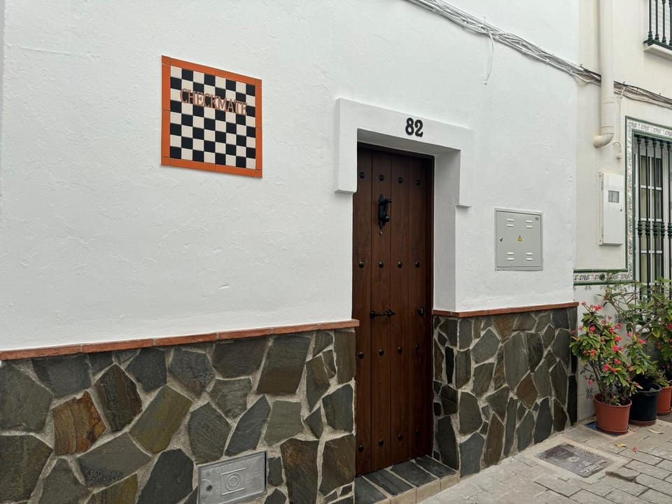 Property building, Facade/entrance, acessibility