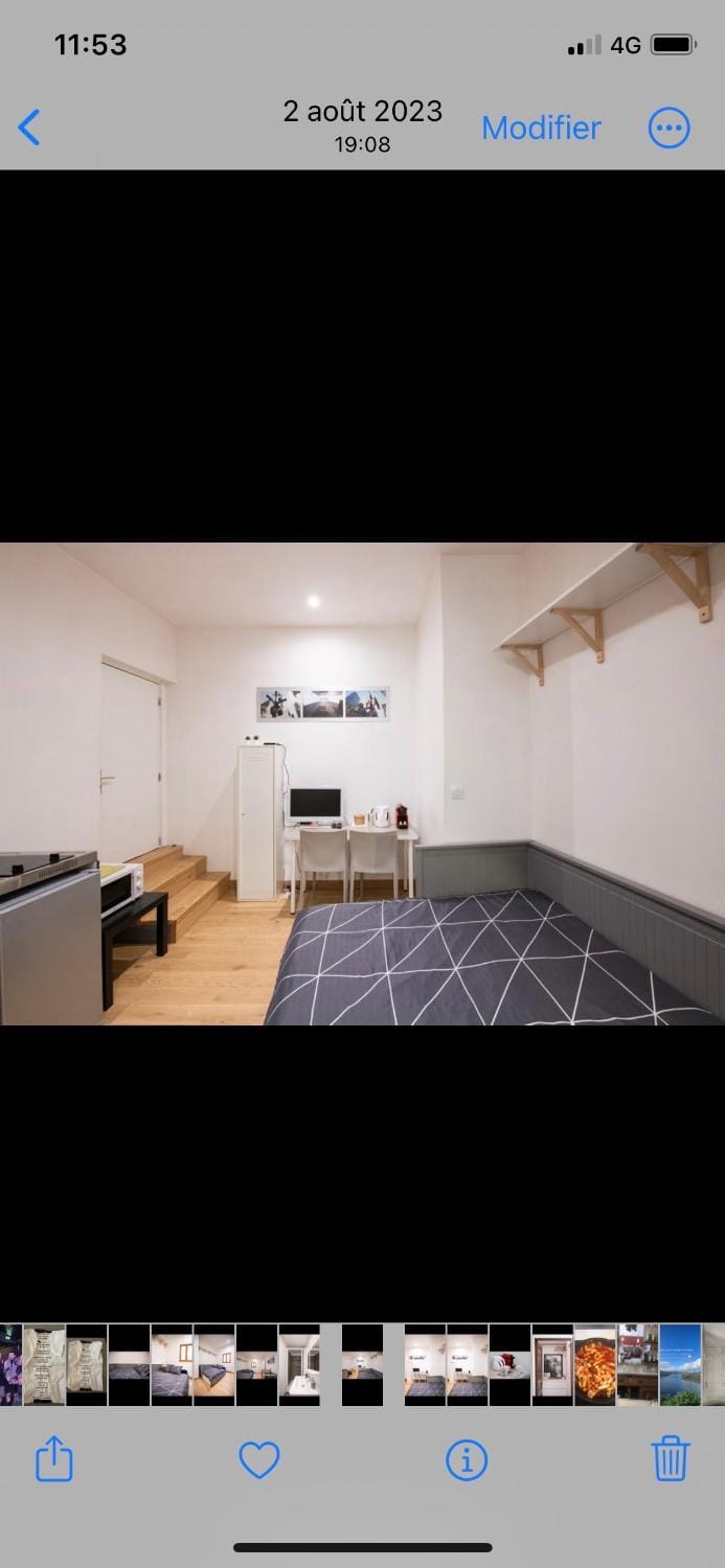 Studio Face à L’Île Barbe Apartment in Caluire-et-Cuire