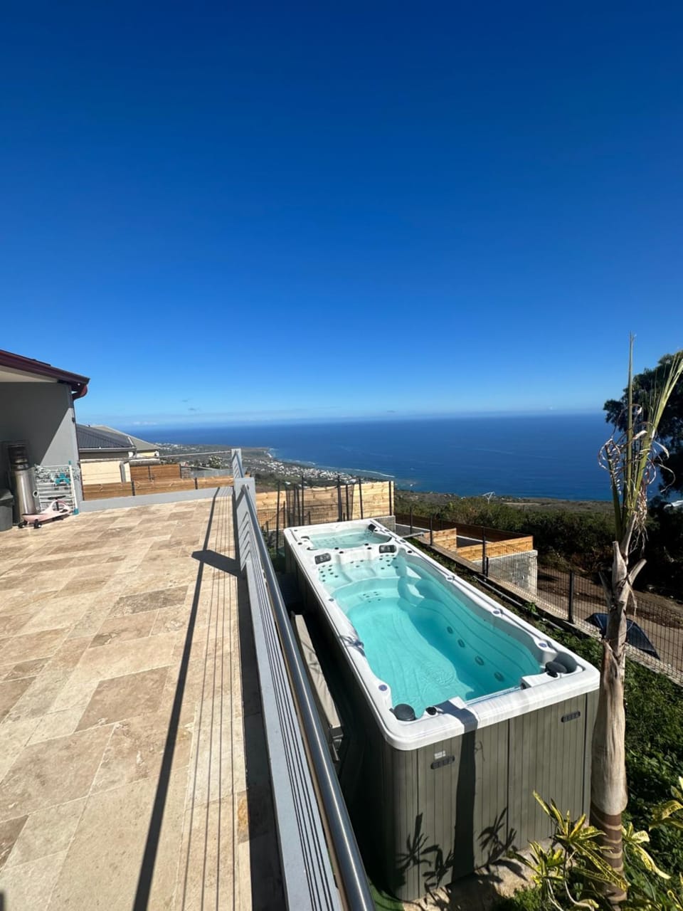 Superbe villa saint leu piscine et spa vue Océan Villa in Saint-Leu