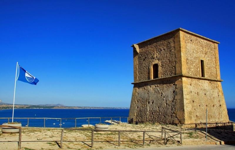 Nearby landmark, Day, Landmark view, Sea view