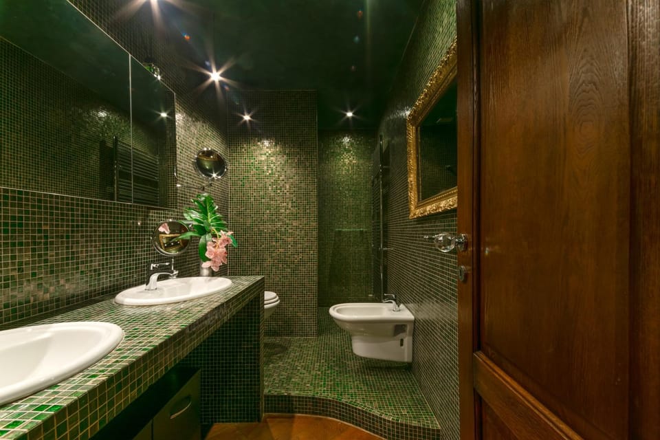 Shower, Toilet, Bathroom