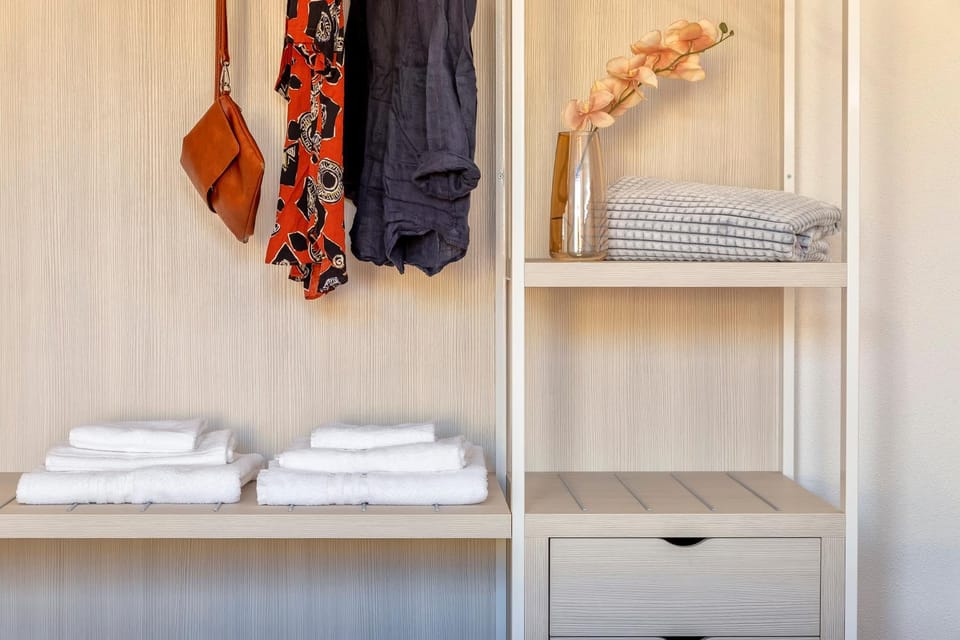towels, wardrobe