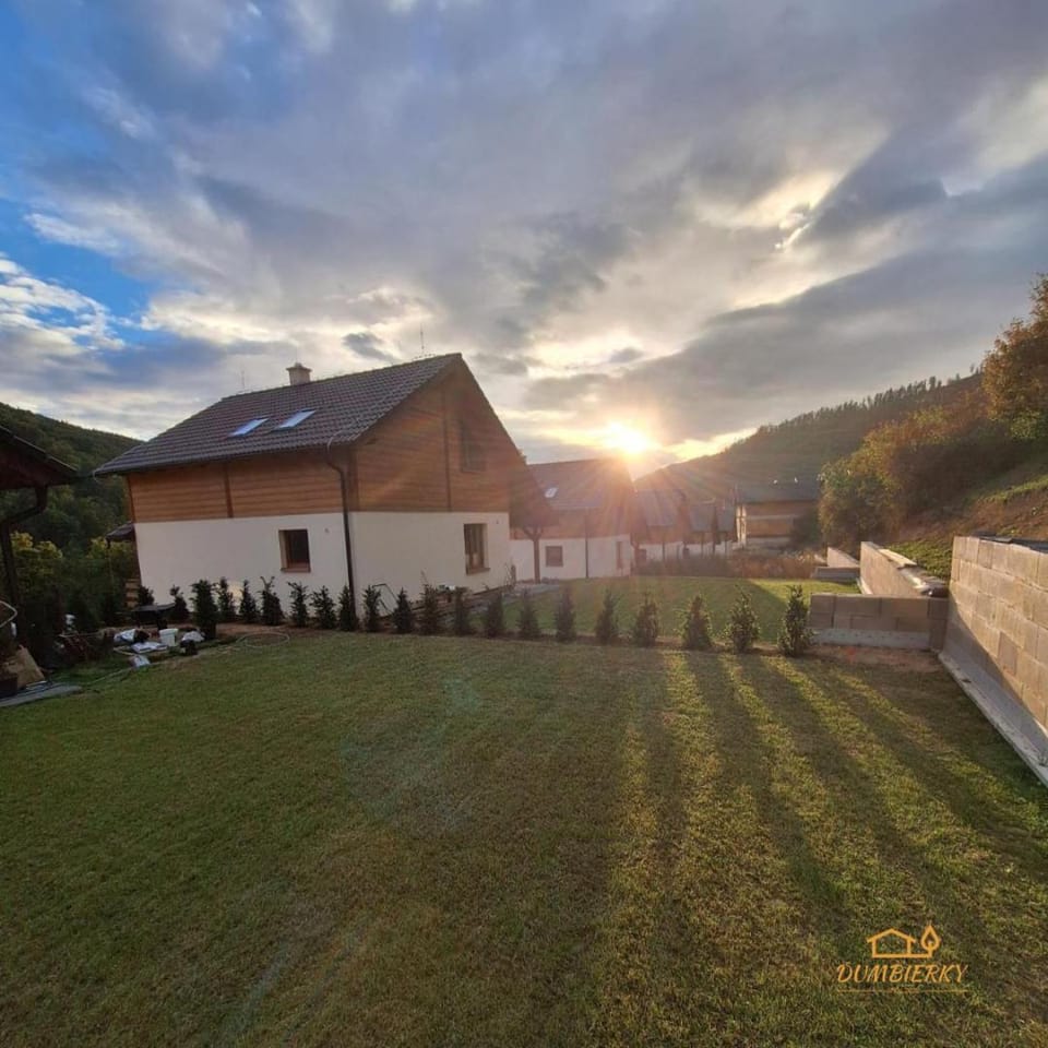 Property building, Day, Neighbourhood, Natural landscape, Garden, Garden view, Mountain view, Area and facilities, Entertainment, Location, Sunrise, Sunset
