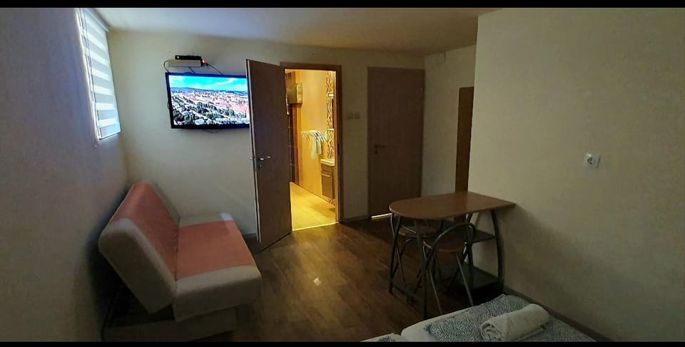 Pozsonyifirst privat rooms Margit bridge Vacation rental in Budapest
