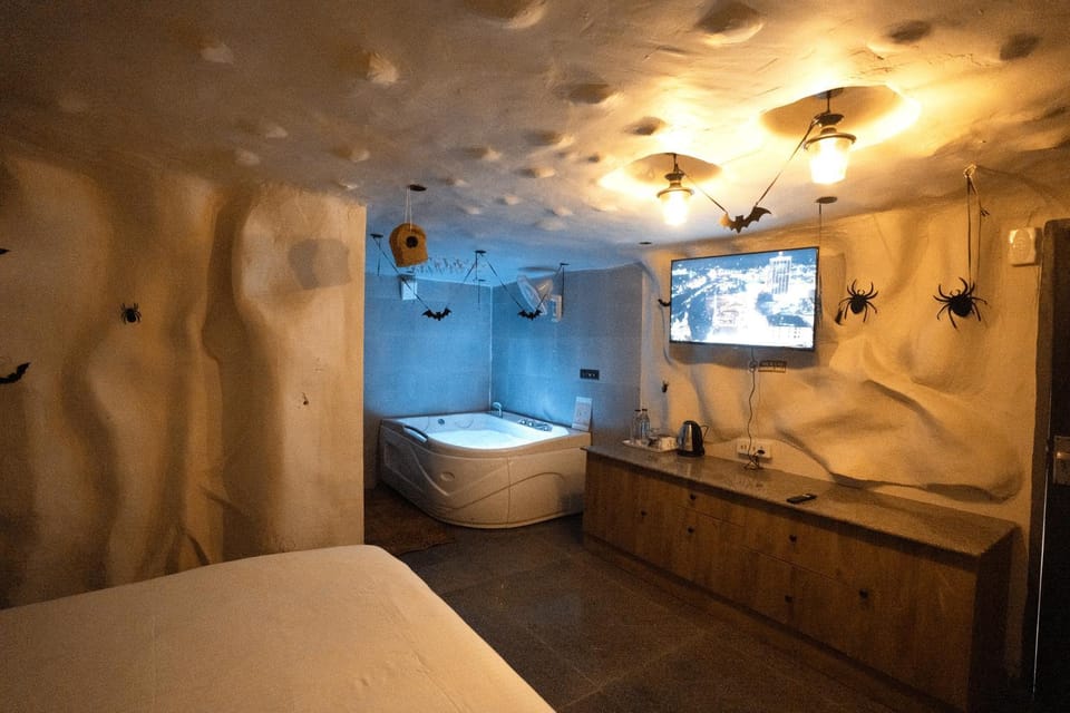 Bed, Bedroom, Bath