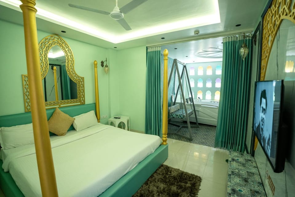 Bed, Photo of the whole room, Bedroom