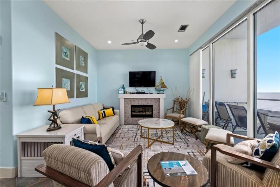 Unique beachfront condo with exceptional views House in Diamond Beach
