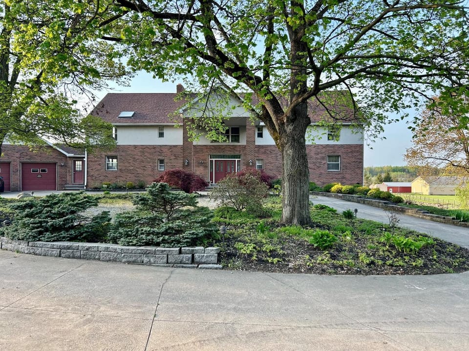 Warner-Concord Farms Bed & Breakfast Bed and Breakfast in Lake Erie