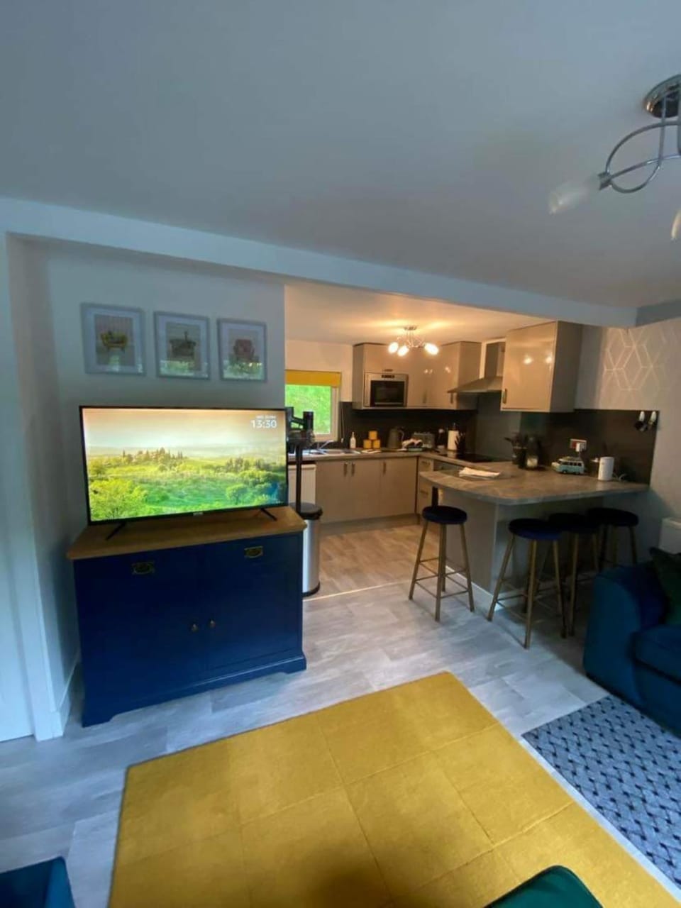 Living room, Dining area