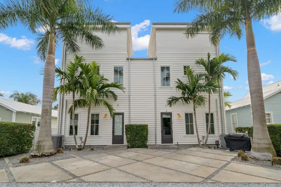 Property building, Parking