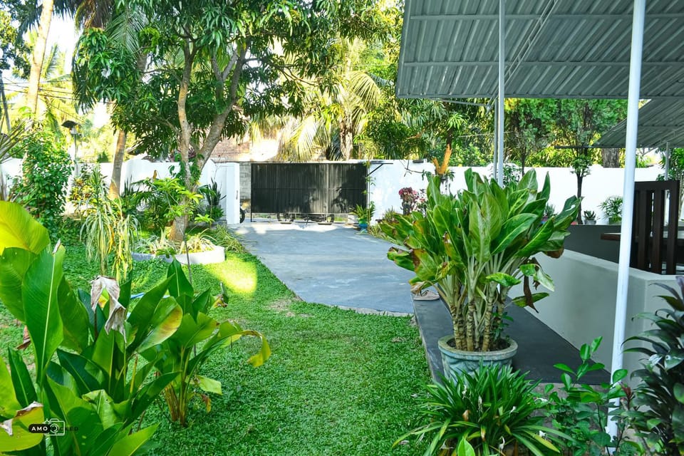 Facade/entrance, Garden view