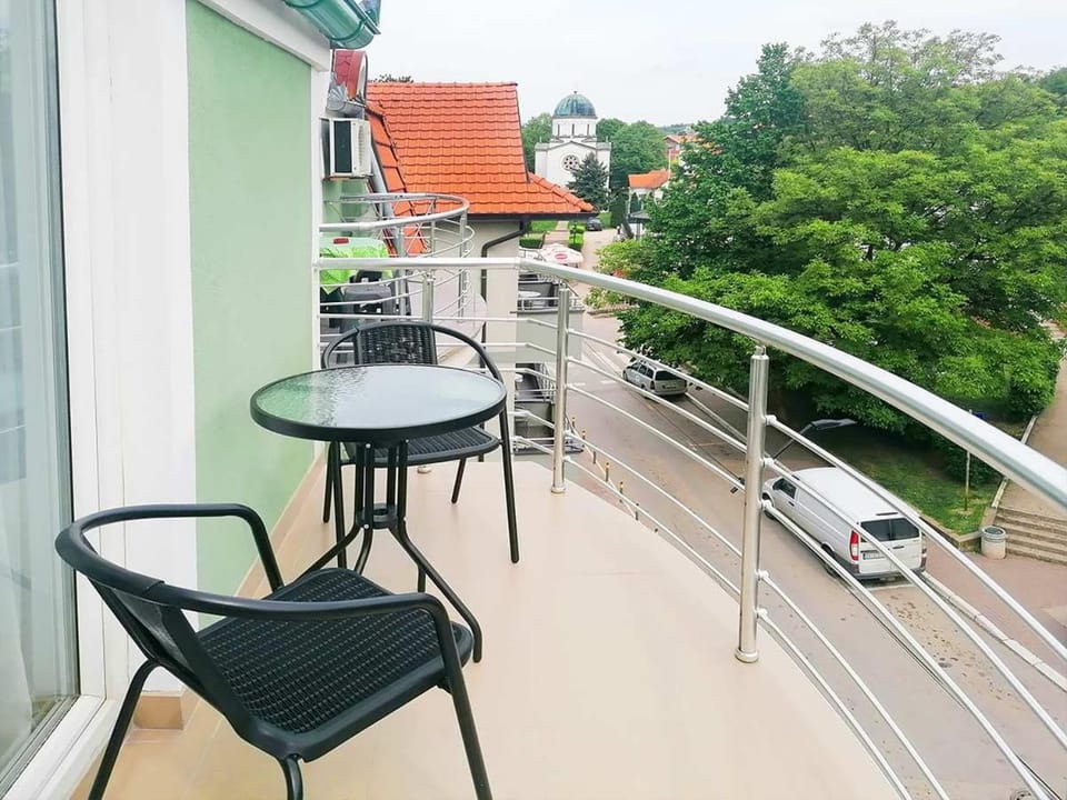 Property building, Day, Neighbourhood, View (from property/room), Balcony/Terrace, Street view, Location