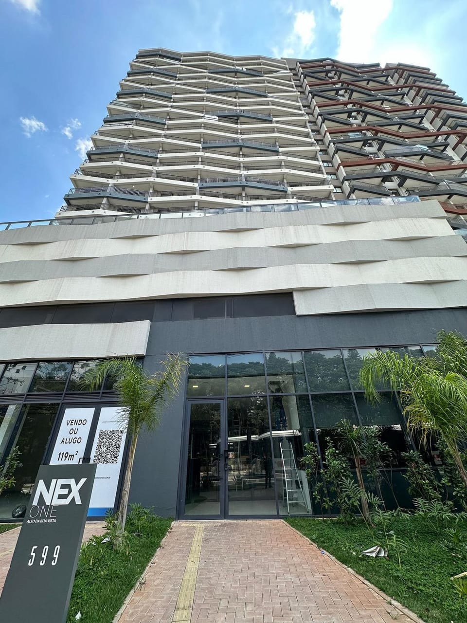 Facade/entrance