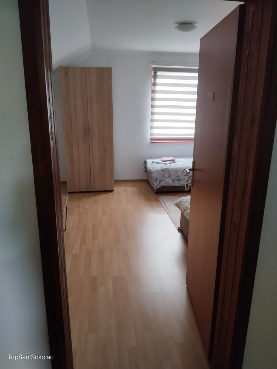 Photo of the whole room, wardrobe