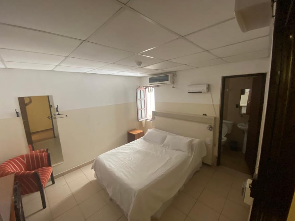 Bed, Photo of the whole room, Bedroom, air conditioner