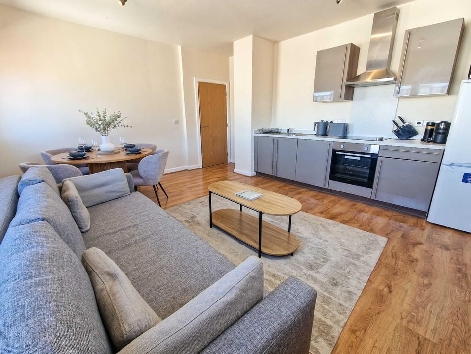 2 Bed City Centre Flat Free Parking House in Manchester