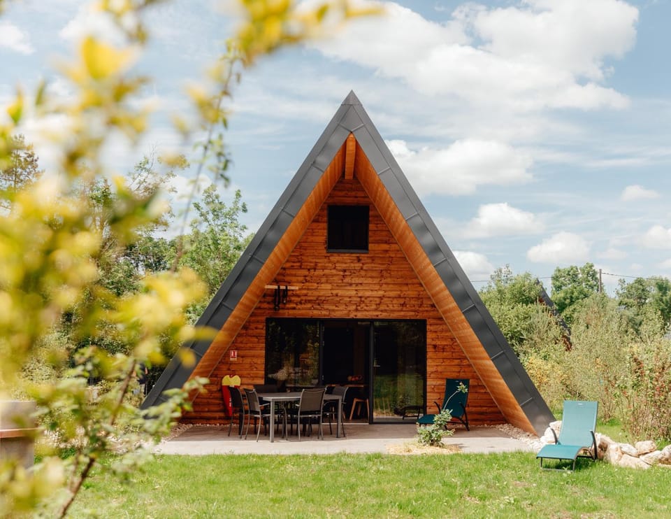LES CHALETS DE COYRON. Chalet in Jura