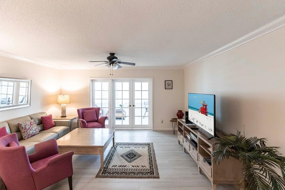1125-707 7th Floor Garden Retreat House in Siesta Beach