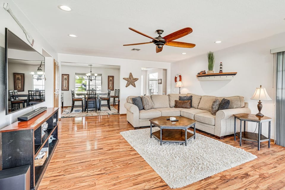 Saltwater Pool & Patios: Lake Havasu City Home! House in Lake Havasu City