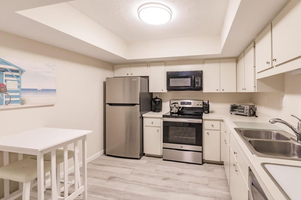 1055-506 - Standard House in Siesta Beach