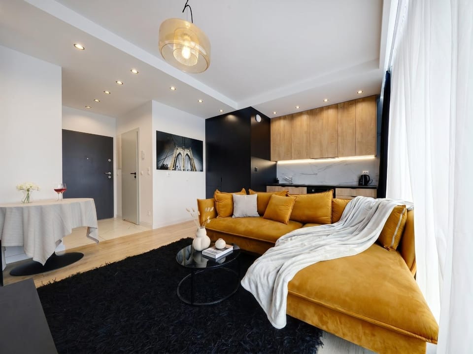 Bed, Kitchen or kitchenette, Living room, Photo of the whole room, Seating area, Bedroom
