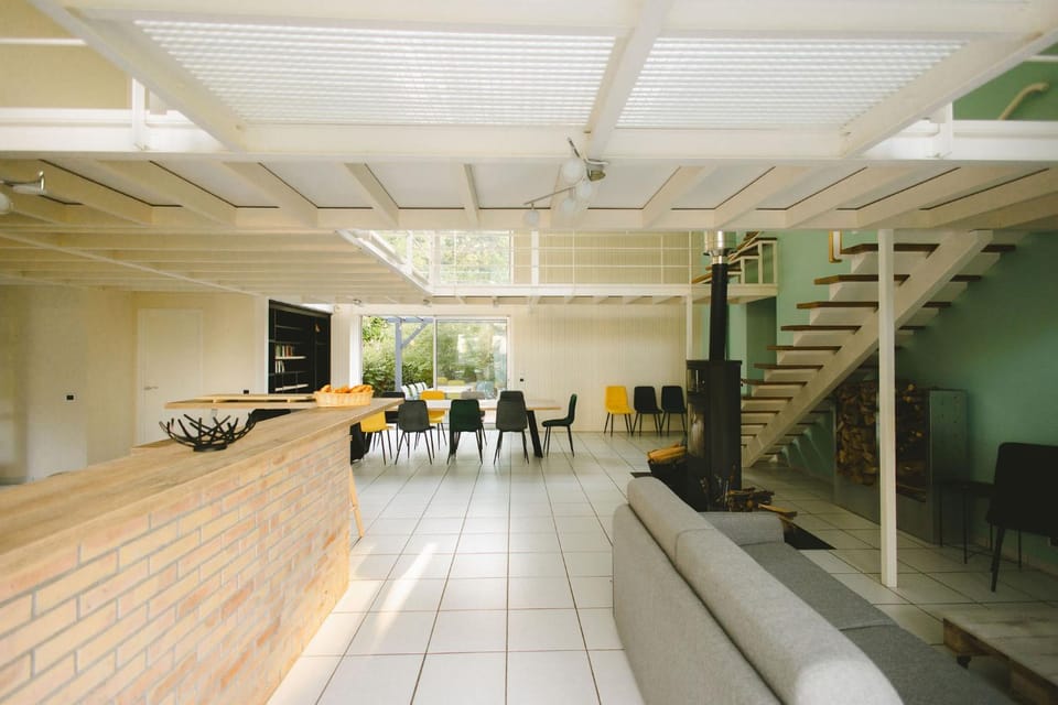 Communal lounge/ TV room, TV and multimedia, Living room, Seating area, Dining area