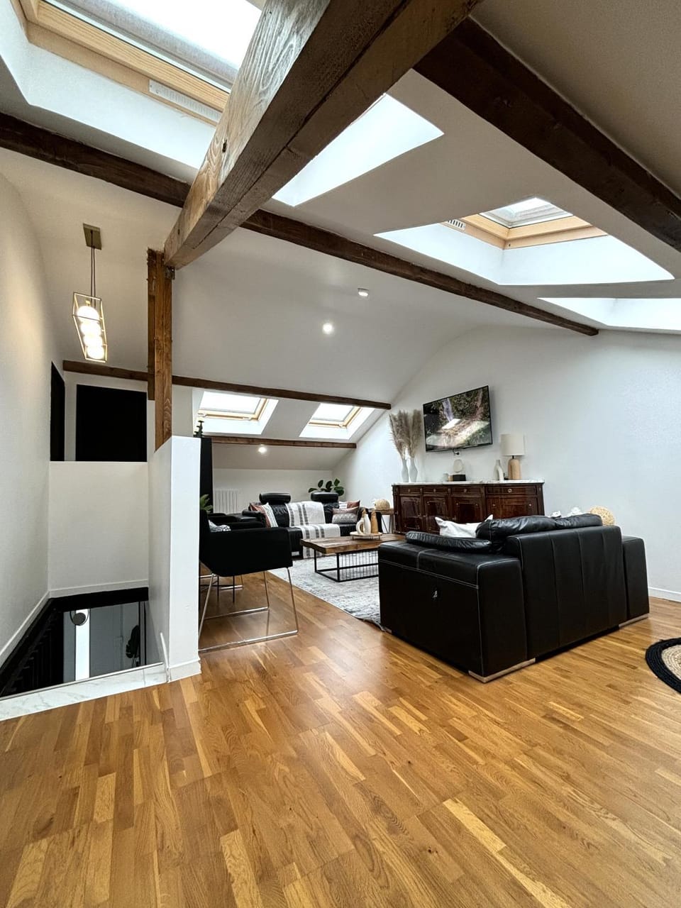 Communal lounge/ TV room, Living room