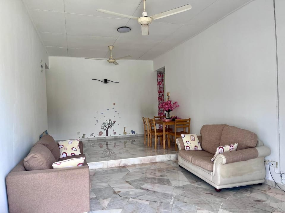 Nana's Seremban 2 Homestay House in Negeri Sembilan, Malaysia