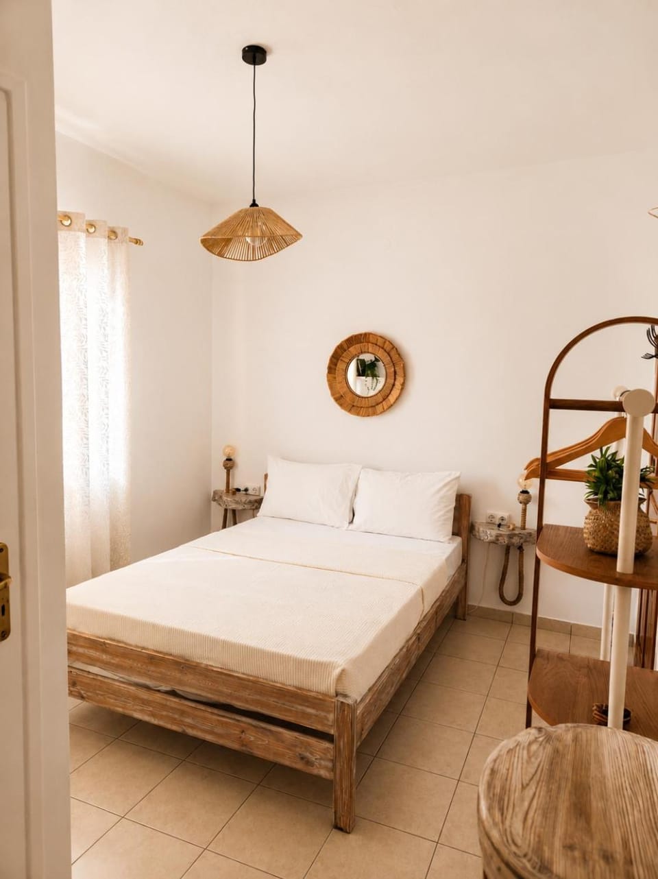 Sunset studio in Plaka Apartment in Milos