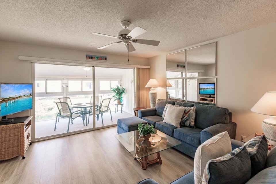 1042 PL - Standard House in Siesta Beach