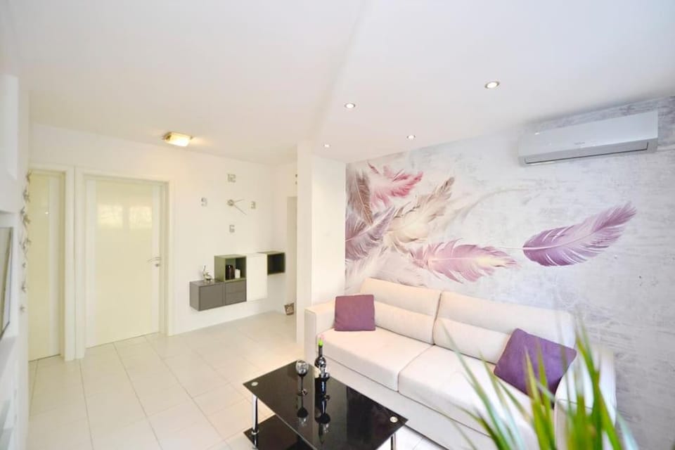 Majestic Suite,800m to Old town&minutes to seaside Apartment in Dobrota