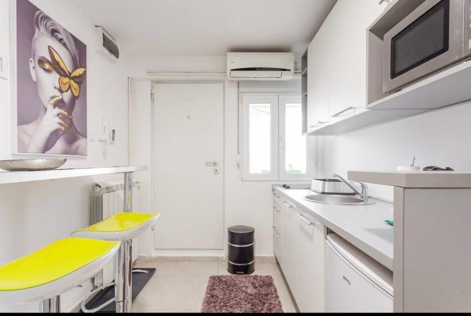 Kitchen or kitchenette, stove
