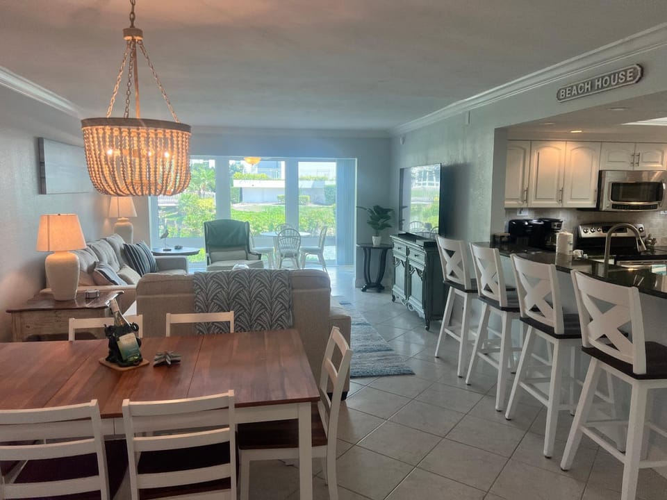 1046 PL Gulf Side Bliss in Our Second Floor Condo House in Siesta Beach